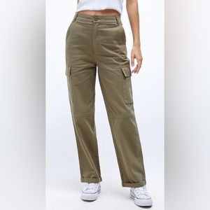 Women’s olive green billabong cargo pants